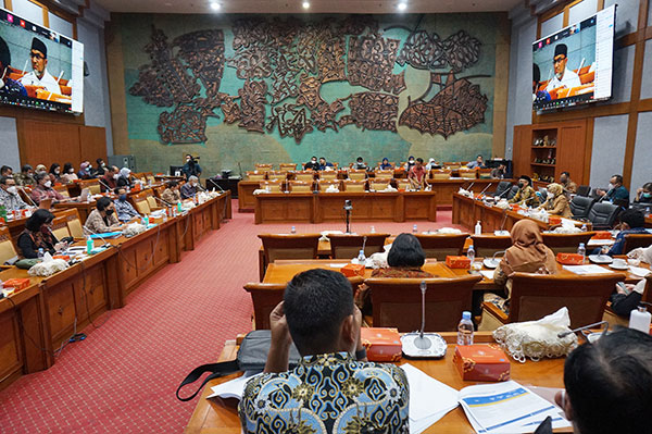 Rapat-Kerja-Komisi-X-DPR-RI-dan-Kemendikbudristek-RI-3