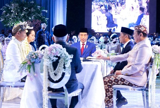 President Joko Widodo and Vice President Maruf Amin become witnesses at the wedding of the fifth daughter of Indonesian People's Consultative Assembly Chairman Bamsoet – Beritabuanaco