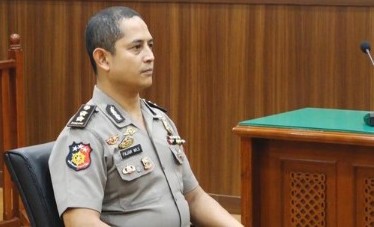 sidang-kode-etik-eks-kapolres-ngada-akbp-fajar-widyadharma-lukman-sumaatmaja-1742221642617_169_copy_374x227