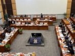 komisi-viii-dpr-rapat-bersama-kementerian-haji-anggidetikcom-1761548261488_169_copy_450x253